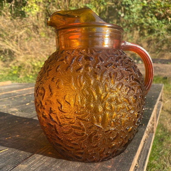 Vintage Anchor Hocking amber glass pitcher - Picture 2 of 12